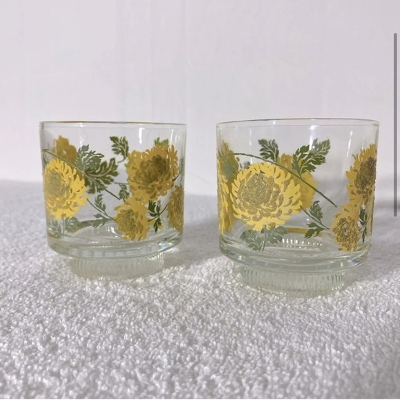 Vintage 1970’s MCM Hand Painted  Chrysanthemum Rocks Glasses Short Tumblers x2 - Picture 4 of 8